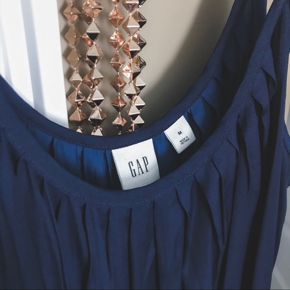 GAP - Flowy Sleeveless Blouse - Picture 2 of 3